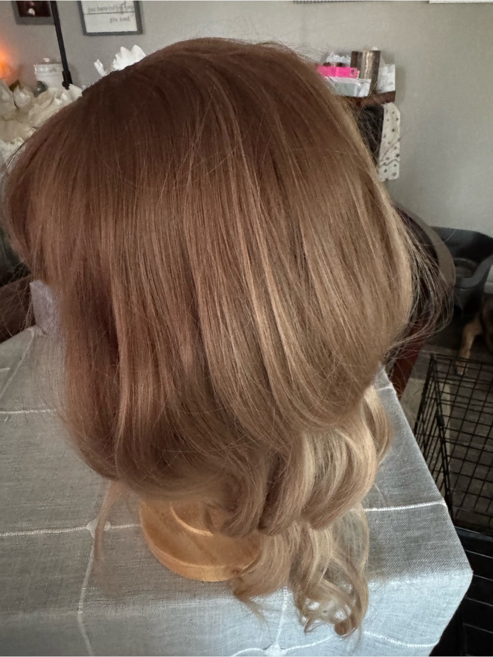 Natural Light Chestnut Brown Wig with Soft Bangs - Picture 4 of 4